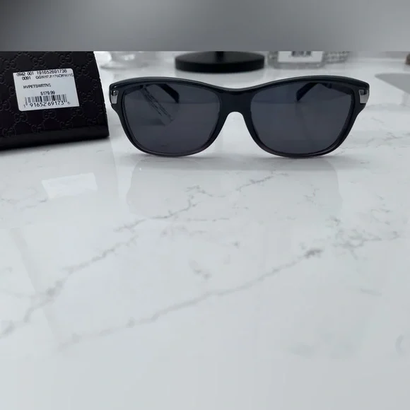 Gucci | Accessories | Gucci Ladies Sunglasses New With Tags  display picture 3